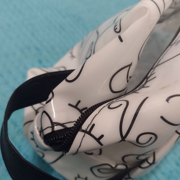 NEW makeup case, waterproof w/gussets - Picture 3 of 3